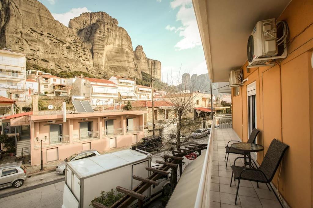House With Amazing View Of Meteora Lägenhet Kalampaka Exteriör bild